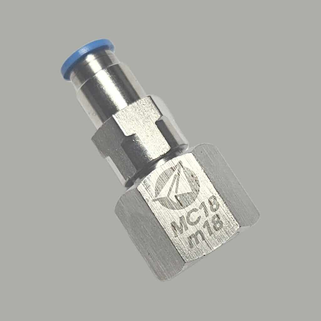 MC18 pump connector